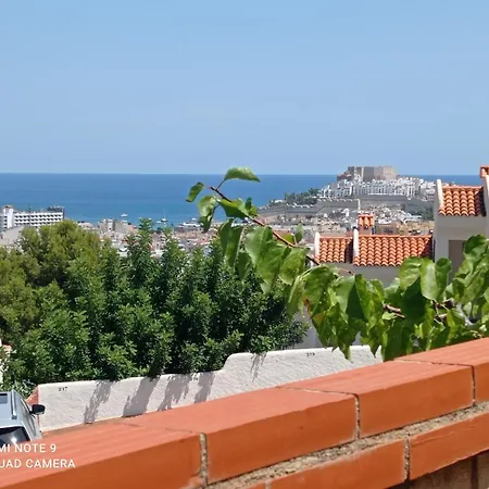 Avec Vue Sur Le Chateau De